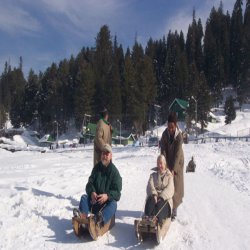 Cheapest Kashmir Family tour package from Delhi Mumbai Karnataka